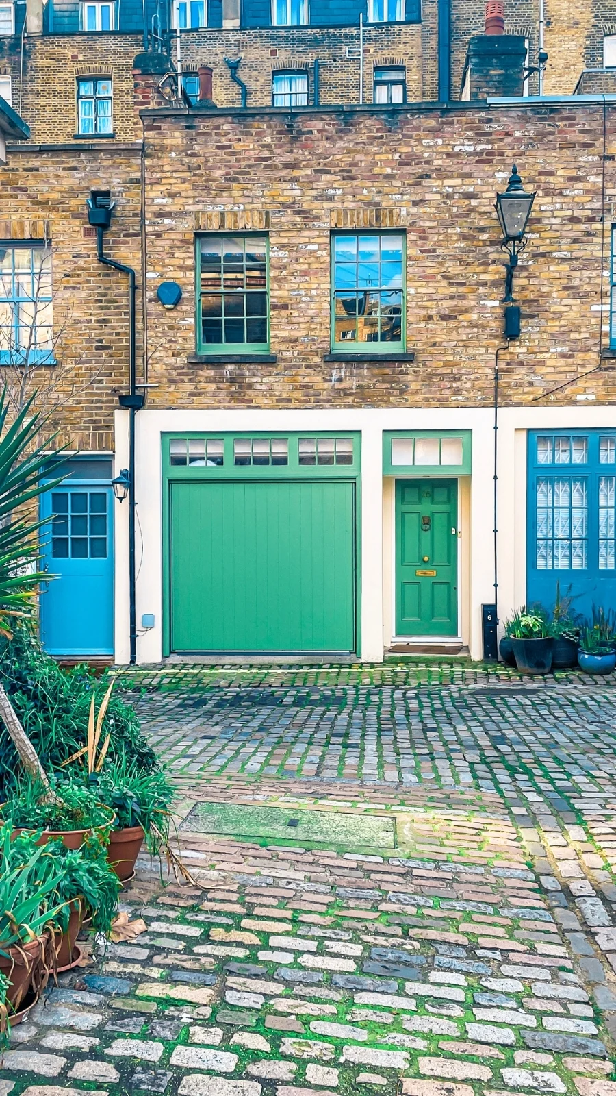 best places to visit in london - most beautiful places in london - aesthetic places in london - multicolor places in london to see - places to visit during spring in london - places to visit during summer in london - colorful places in london - free things to do in london - places to visit during autumn in london - places to visit during winter in london - best things to do in london off the beaten path - non touristy places in london - secret places in london - most instagrammable places in london - london travel guide - london bucket list - colorful houses in london notting hill - most beautiful neighborhoods in london - pretty streets in london