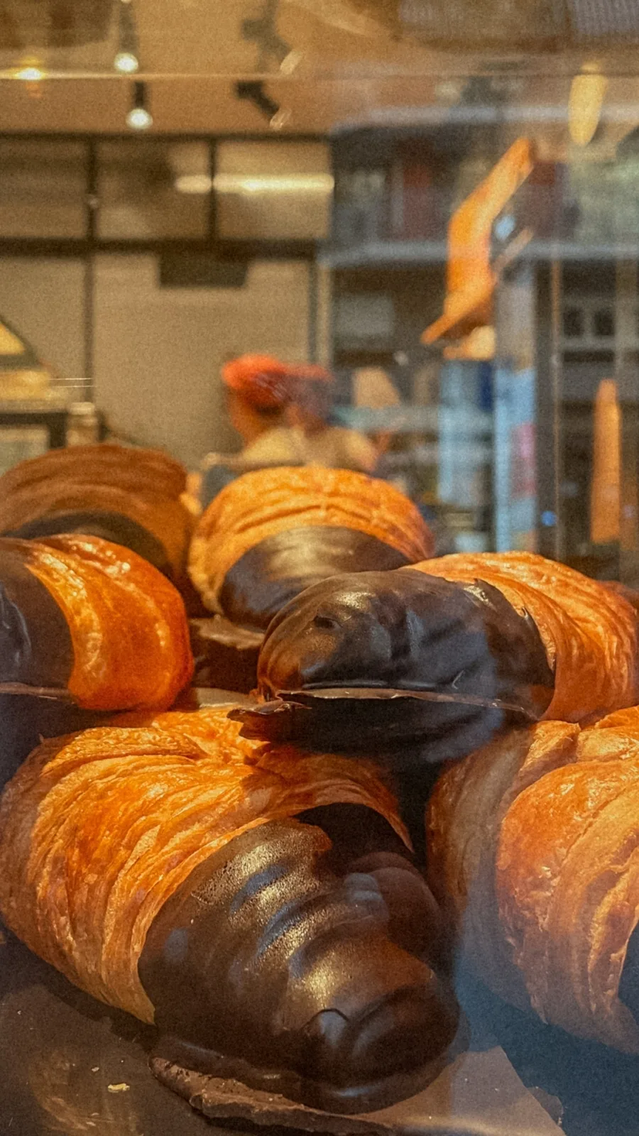 best cafes in barcelona spain - best breakfast in barcelona aesthetic - barcelona travel guide - best restaurants in barcelona bucket list - barcelona hidden food gems - best places to eat in barcelona off the beaten path - best brunch in barcelona - best coffee shops in barcelona cute cafes - best things to do in barcelona - best places to visit in barcelona 