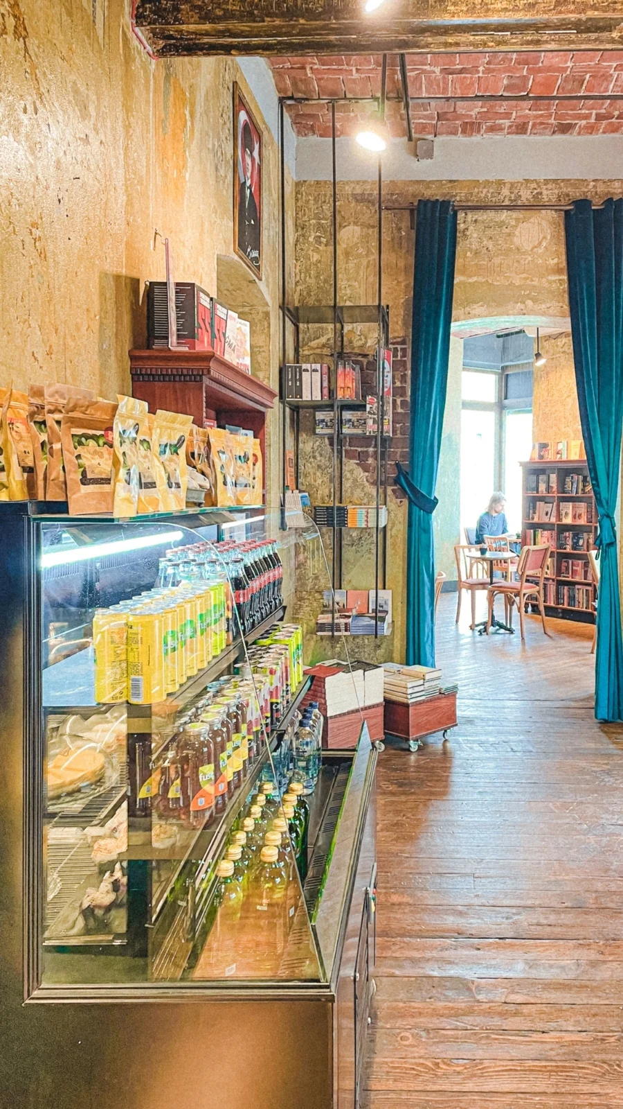 best aesthetic cafes in istanbul turkey - best places to eat in istanbul off the beaten path - best coffee shops in istanbul - best things to do in istanbul turkiye - best restaurants in istanbul - best breakfast in istanbul - best brunch in istanbul instagrammable cafes - istanbul food guide - istanbul travel guide - istanbul bucket list - istanbul food bucket list - must eat places in istanbul - traveling to istanbul for the first time - istanbul itinerary