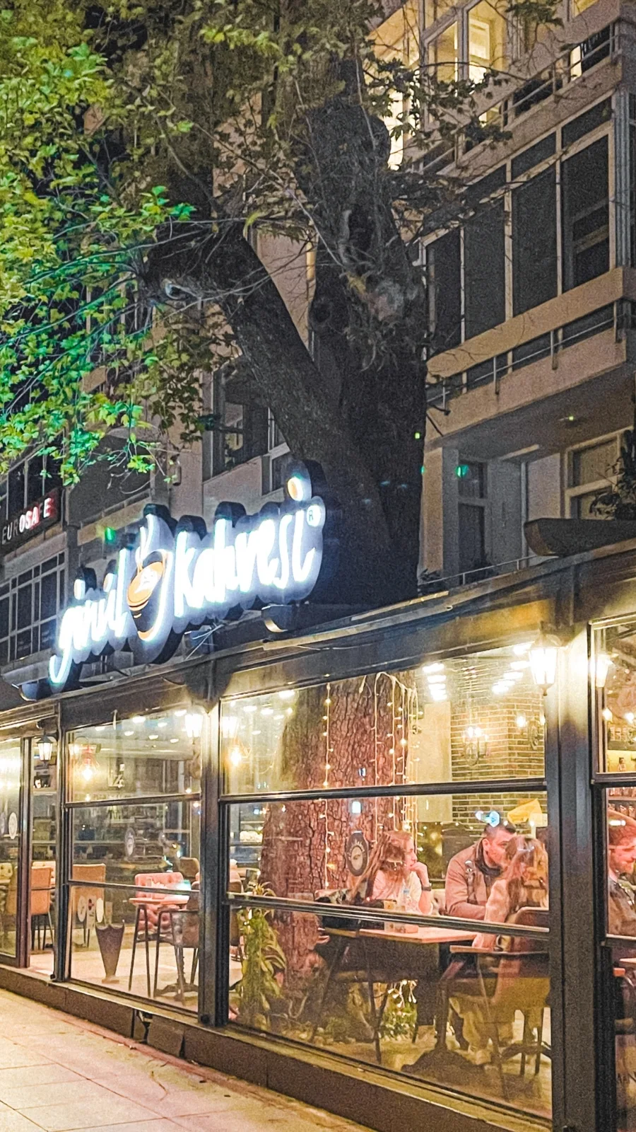 best aesthetic cafes in istanbul turkey - best places to eat in istanbul off the beaten path - best coffee shops in istanbul - best things to do in istanbul turkiye - best restaurants in istanbul - best breakfast in istanbul - best brunch in istanbul instagrammable cafes - istanbul food guide - istanbul travel guide - istanbul bucket list - istanbul food bucket list - must eat places in istanbul - traveling to istanbul for the first time - istanbul itinerary