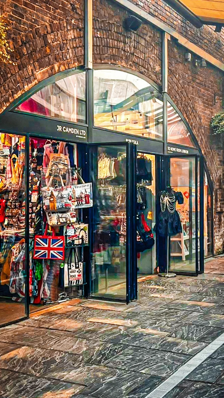 best shops in london shopping guide - best shopping in camden town - best shops in camden town - best things to do in camden town aesthetic - london travel guide - london bucket list - best things to do in london - best stores in london - beautiful places in london - best vintage shops in london - best markets in london