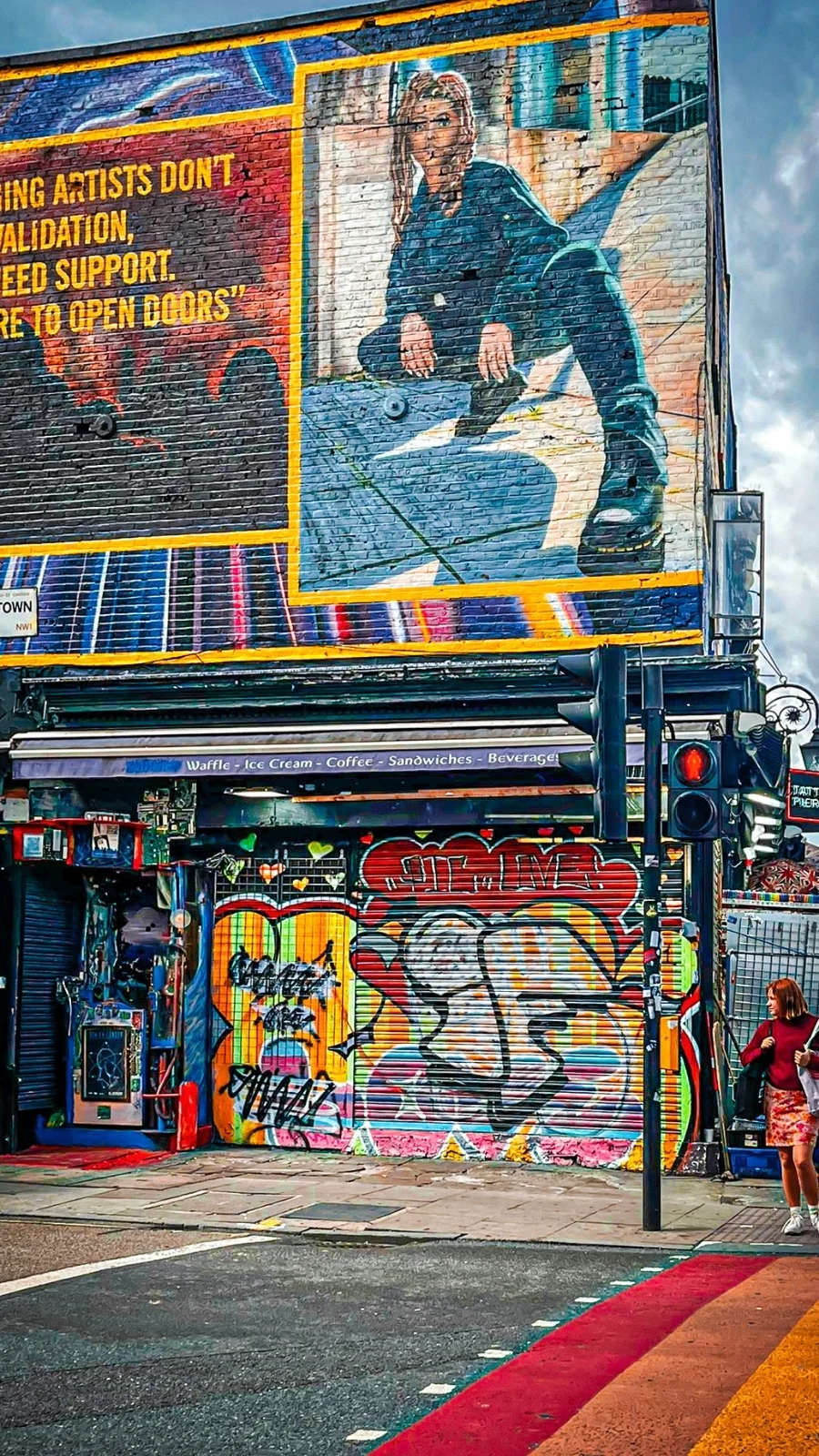 best shops in london shopping guide - best shopping in camden town - best shops in camden town - best things to do in camden town aesthetic - london travel guide - london bucket list - best things to do in london - best stores in london - beautiful places in london - best vintage shops in london - best markets in london - best charity shops in london