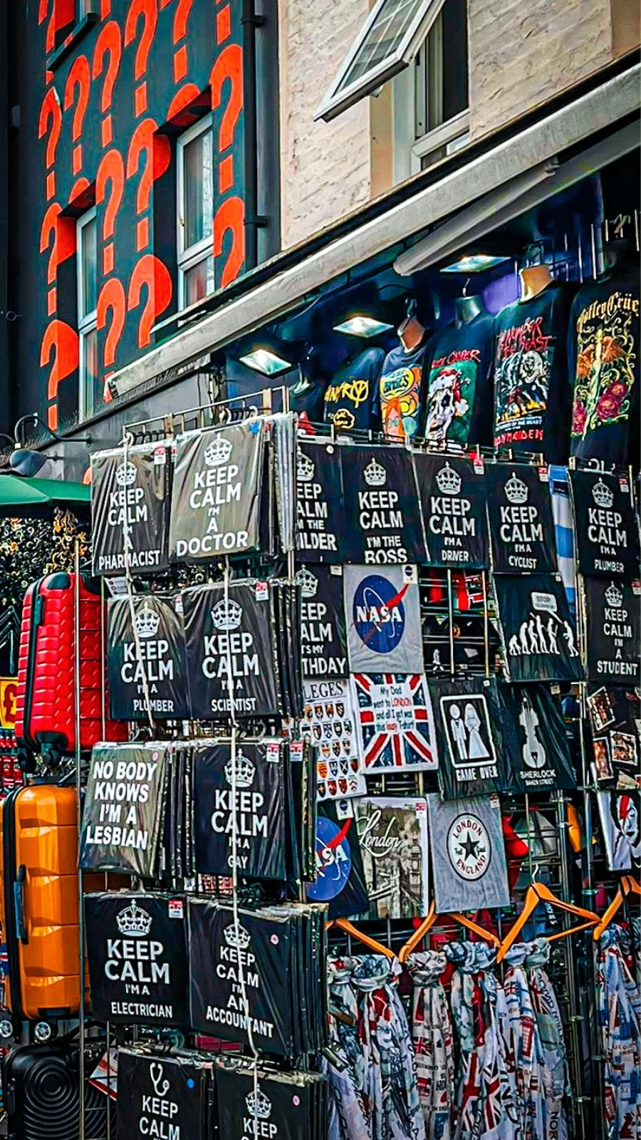 best shops in london shopping guide - best shopping in camden town - best shops in camden town - best things to do in camden town aesthetic - london travel guide - london bucket list - best things to do in london - best stores in london - beautiful places in london - best vintage shops in london - best markets in london - best charity shops in london