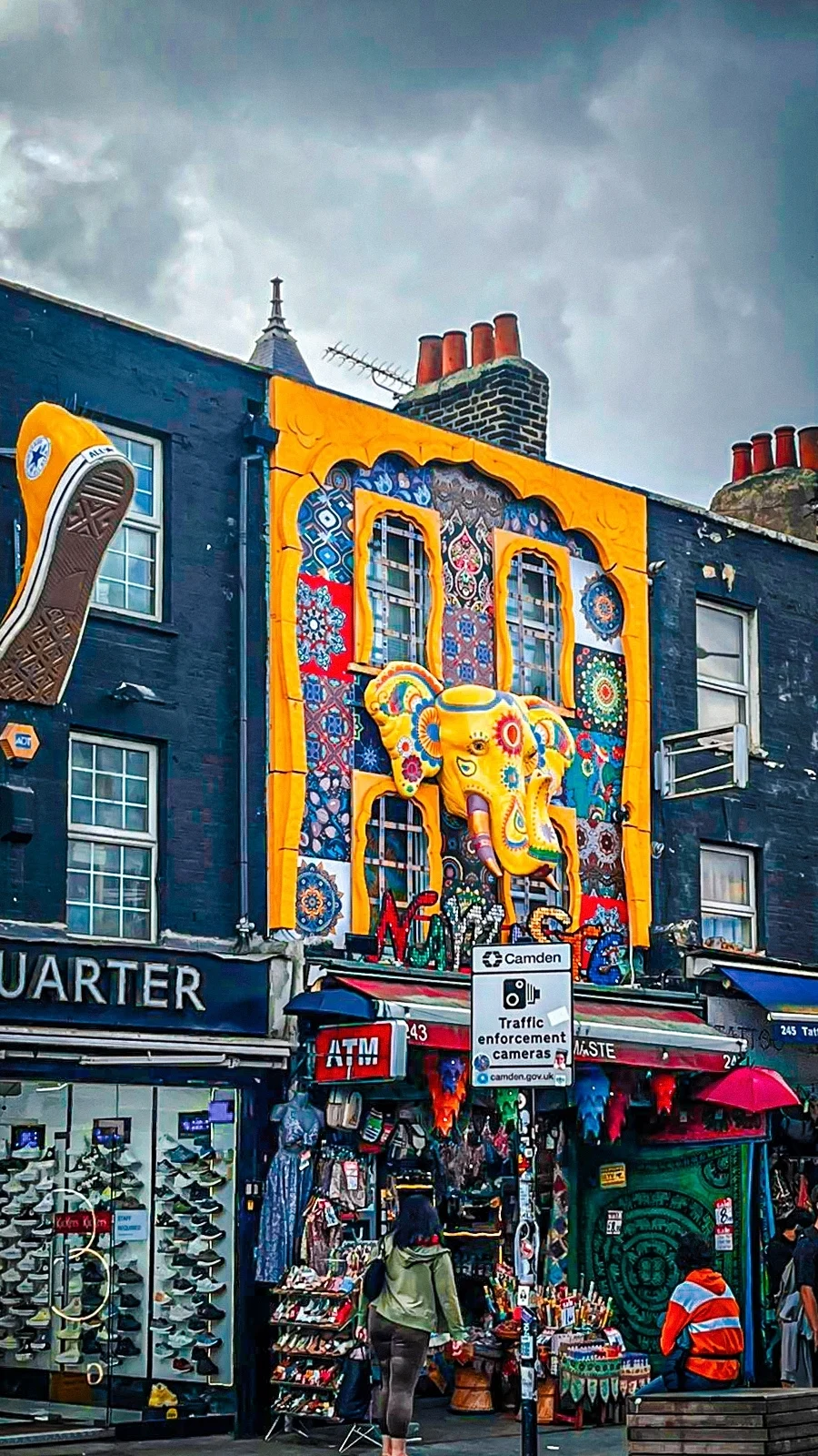 best shops in london shopping guide - best shopping in camden town - best shops in camden town - best things to do in camden town aesthetic - london travel guide - london bucket list - best things to do in london - best stores in london - beautiful places in london - best vintage shops in london - best markets in london - best charity shops in london