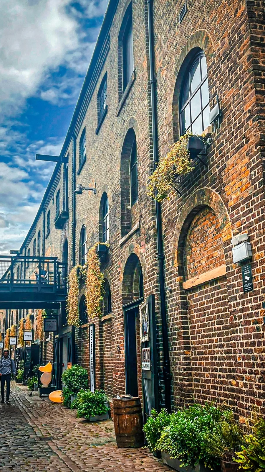 best shops in london shopping guide - best shopping in camden town - best shops in camden town - best things to do in camden town aesthetic - london travel guide - london bucket list - best things to do in london - best stores in london - beautiful places in london - best vintage shops in london - best markets in london