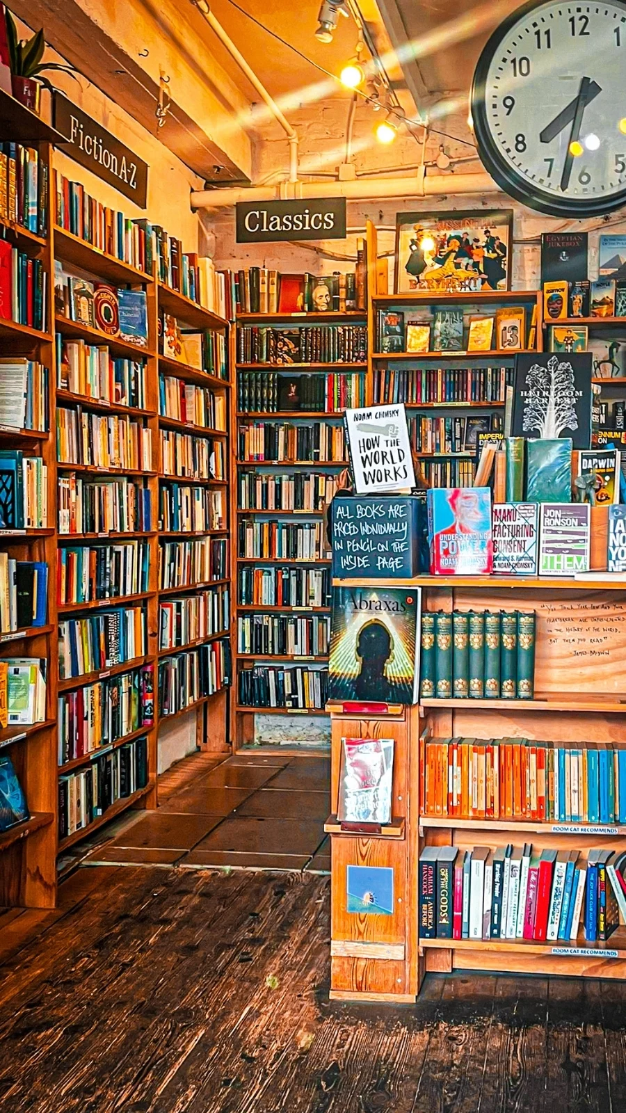 best shops in london shopping guide - best shopping in camden town - best shops in camden town - best things to do in camden town aesthetic - london travel guide - london bucket list - best things to do in london - best stores in london - beautiful places in london