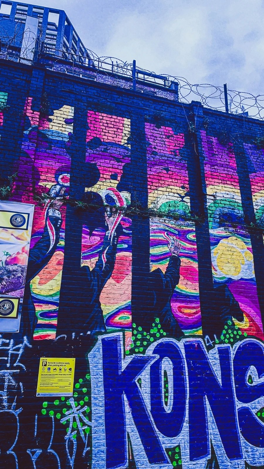 best street art in london street art spots - london travel guide - london bucket list - best things to do in london off the beaten path - secret places in london - best places to see street art in london on a budget - free things to do in london hidden gems - best street art streets in london aesthetic - best street art in brick lane - best street art in shoreditch - best street art in camden town - best street art in soho central london