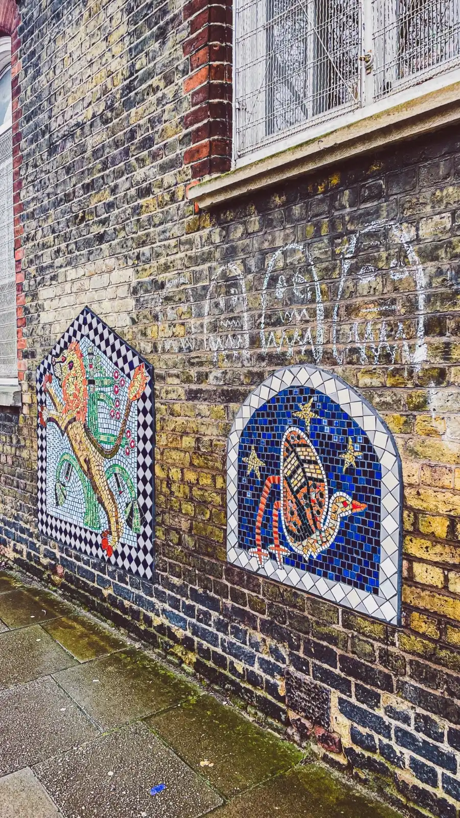 best street art in london street art spots - london travel guide - london bucket list - best things to do in london off the beaten path - secret places in london - best places to see street art in london on a budget - free things to do in london hidden gems - best street art streets in london aesthetic - best street art in brick lane - best street art in shoreditch - best street art in camden town - best street art in soho central london