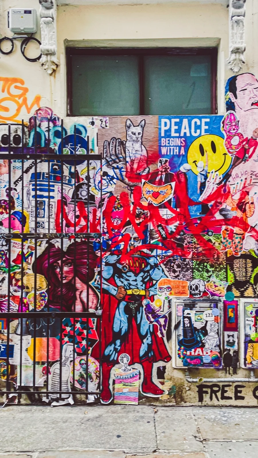 best street art in london street art spots - london travel guide - london bucket list - best things to do in london off the beaten path - secret places in london - best places to see street art in london on a budget - free things to do in london hidden gems - best street art streets in london aesthetic - best street art in brick lane - best street art in shoreditch - best street art in camden town - best street art in soho central london