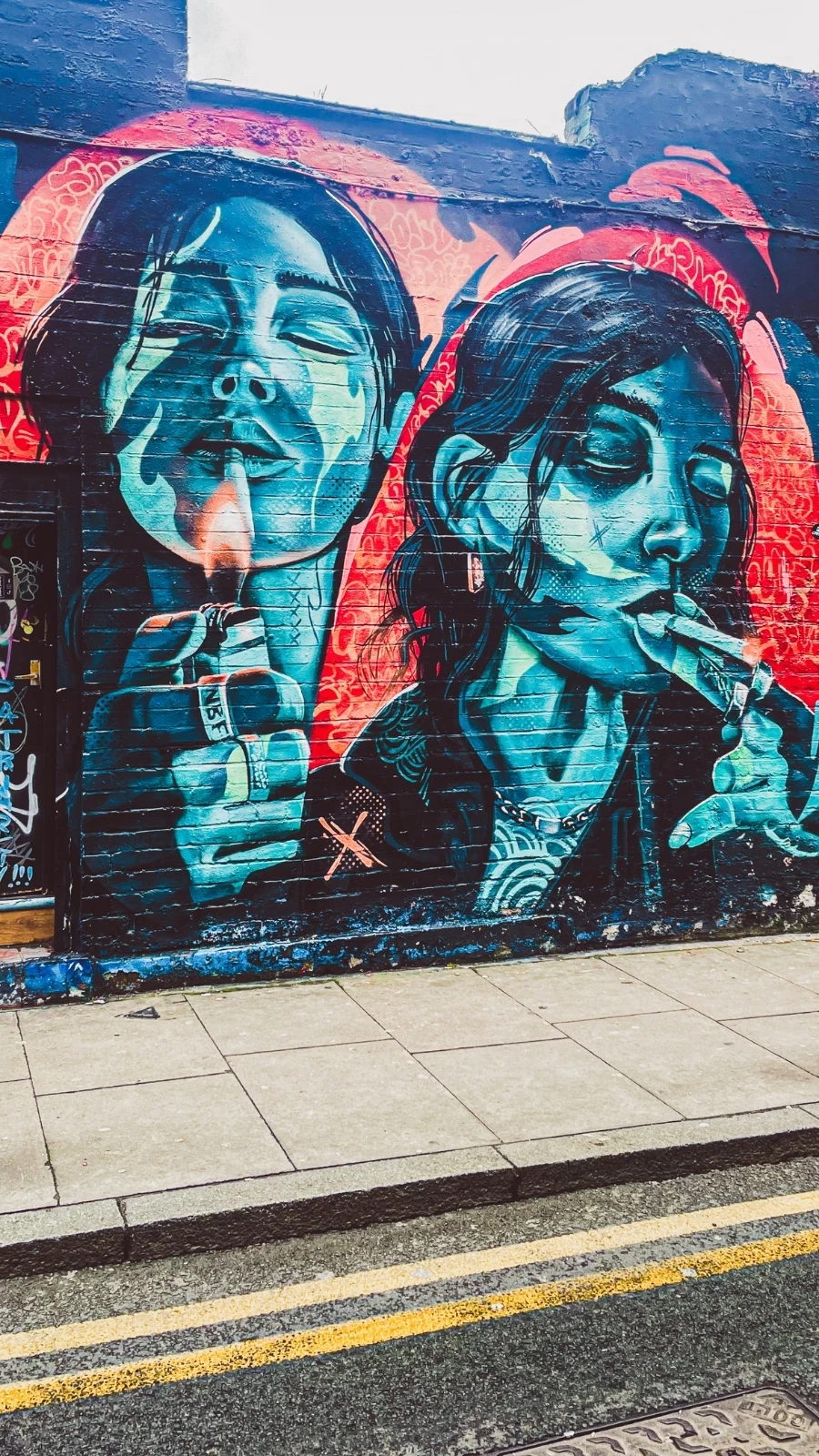best street art in london street art spots - london travel guide - london bucket list - best things to do in london off the beaten path - secret places in london - best places to see street art in london on a budget - free things to do in london hidden gems - best street art streets in london aesthetic - best street art in brick lane - best street art in shoreditch - best street art in camden town - best street art in soho central london