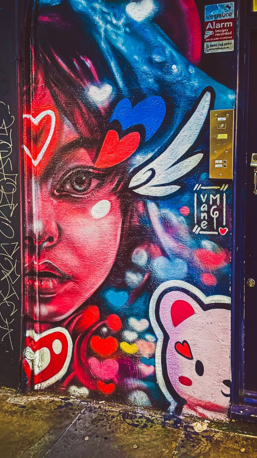 best street art in london street art spots - london travel guide - london bucket list - best things to do in london off the beaten path - secret places in london - best places to see street art in london on a budget - free things to do in london hidden gems - best street art streets in london aesthetic - best street art in brick lane - best street art in shoreditch - best street art in camden town - best street art in soho central london