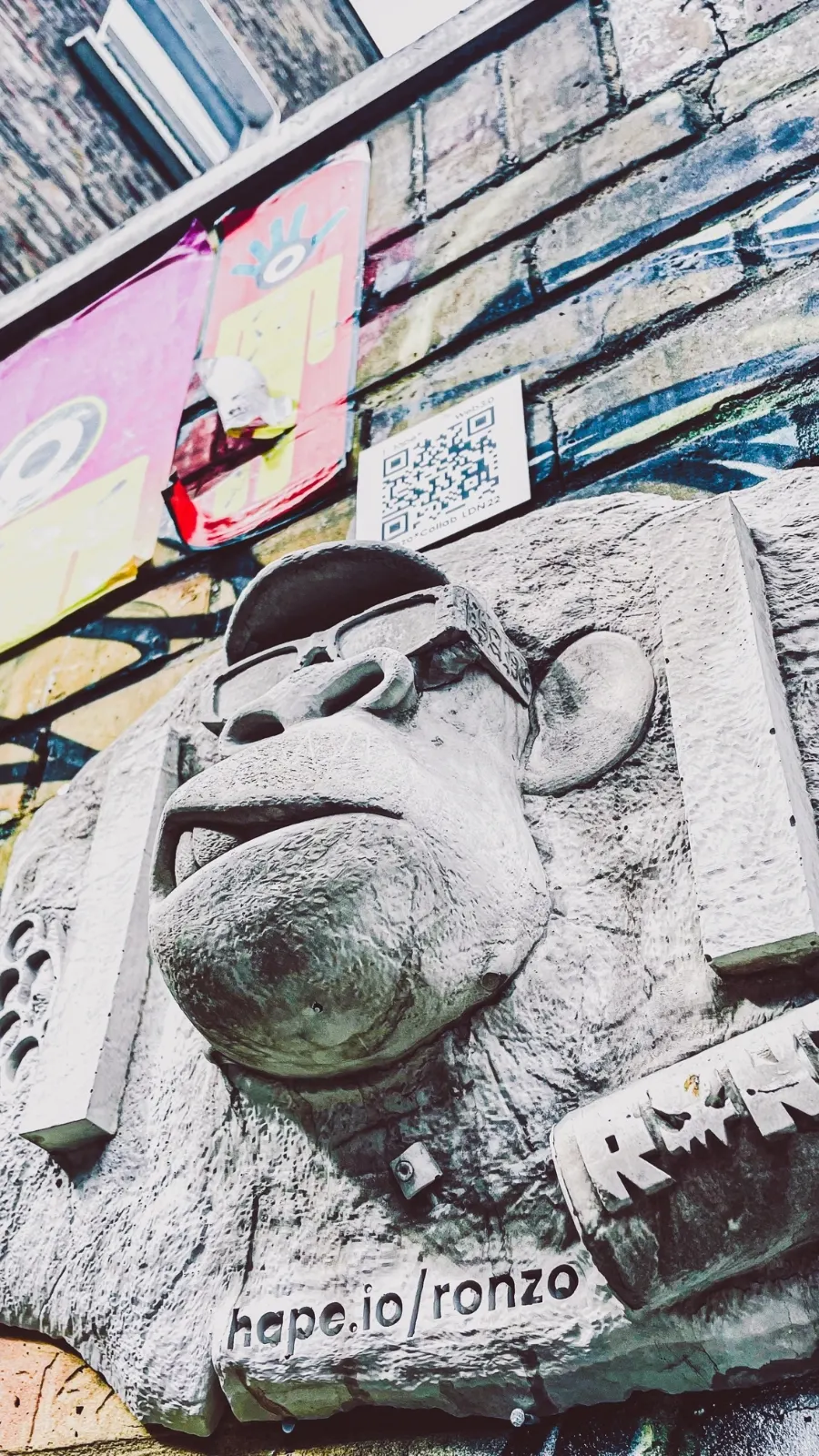 best street art in london street art spots - london travel guide - london bucket list - best things to do in london off the beaten path - secret places in london - best places to see street art in london on a budget - free things to do in london hidden gems - best street art streets in london aesthetic - best street art in brick lane - best street art in shoreditch - best street art in camden town - best street art in soho central london