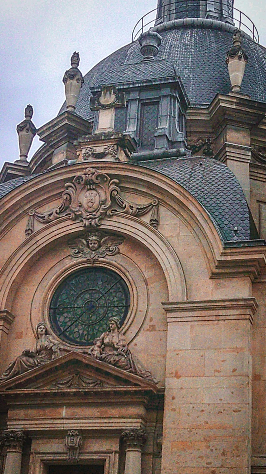 Pretty Streets in Paris to Walk Around: Rue Saint-Antoine