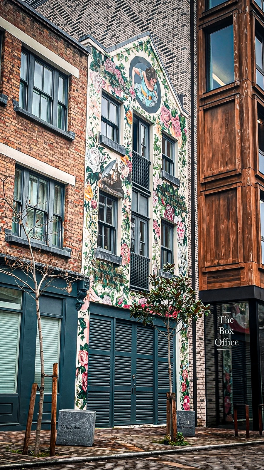 bookish locations in london - shakespeare sculptures in london and statues - literary locations in london shoreditch new inn broadway romeo juliet