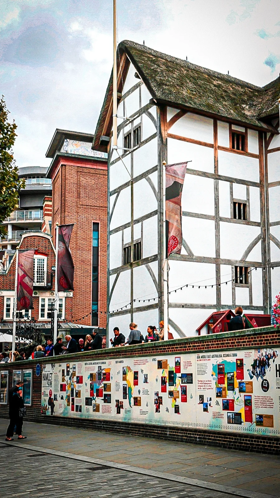 bookish locations in london - shakespeare sculptures in london and statues - literary locations - southwark cathedral shakespeare's head carnaby street globe theatre