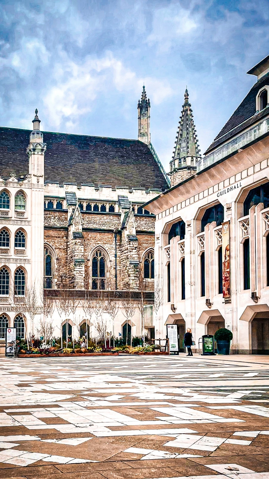 bookish locations in london - shakespeare sculptures in london and statues - literary locations in london shoreditch new inn broadway romeo juliet guildhall art gallery