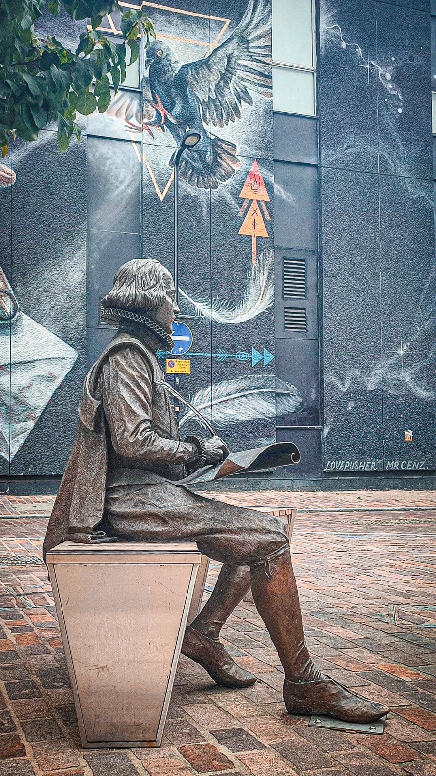 bookish locations in london - shakespeare sculptures in london and statues - literary locations in london shoreditch new inn broadway romeo juliet