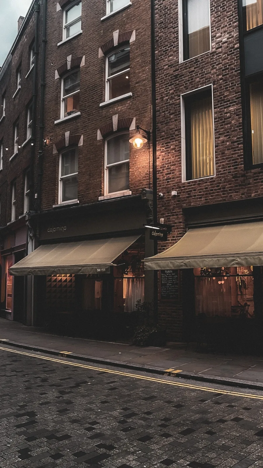 unusual london itinerary - dark academia places in london aesthetic - dark academia aesthetic - magical places in london - free things to do in london off the beaten path - best things to do in london on a budget - creepy places in london - secret places in london - unique things to do in london with kids - unusual things to do in london with teens - historical sites in london - medieval sites in london - secret churches in london - city of london - barbican - holborn