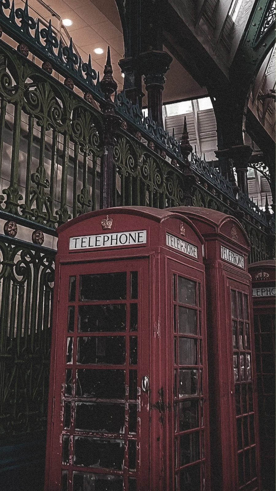 unusual london itinerary - dark academia places in london aesthetic - dark academia aesthetic - magical places in london - free things to do in london off the beaten path - best things to do in london on a budget - creepy places in london - secret places in london - unique things to do in london with kids - unusual things to do in london with teens - historical sites in london - medieval sites in london - secret churches in london - city of london - barbican - holborn