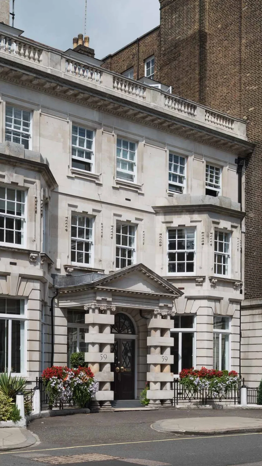 best things to do in marylebone central london itinerary - hidden gems, shops and beautiful places to visit in marylebone building