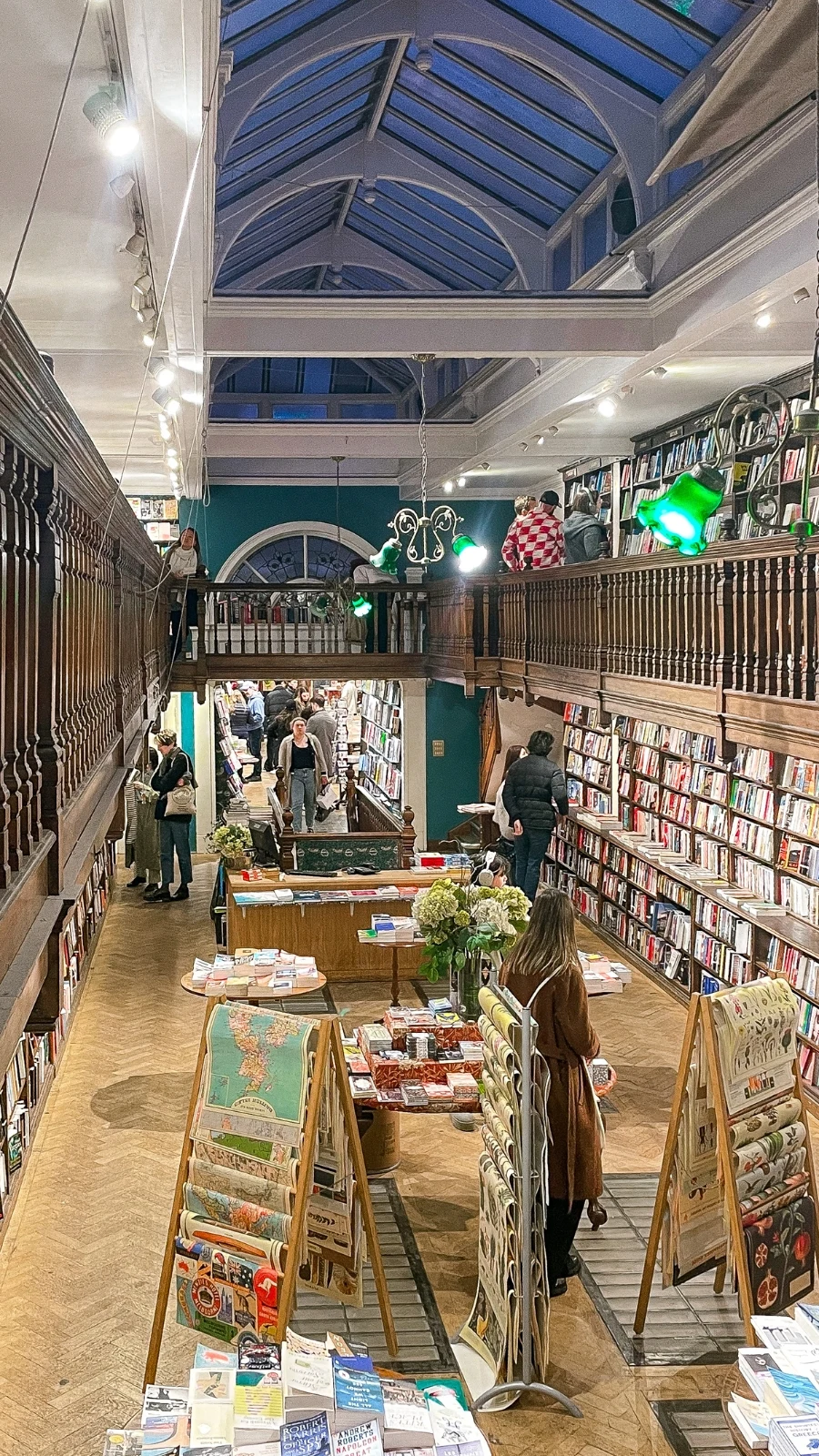 best things to do in marylebone central london itinerary - hidden gems, shops and beautiful places to visit in marylebone daunt books