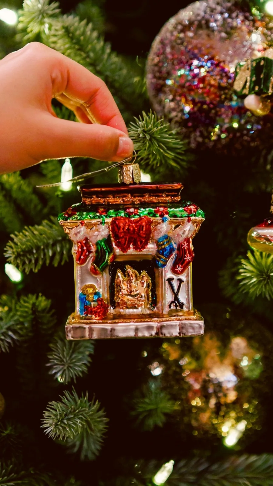 Best Christmas Shop Windows in London: Fortnum & Mason