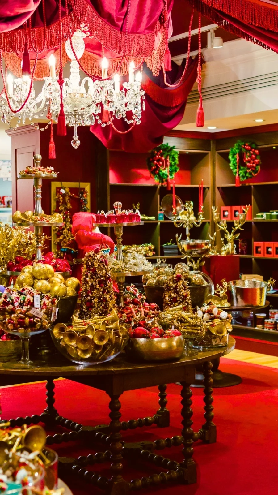 Best Christmas Shop Windows in London: Fortnum & Mason