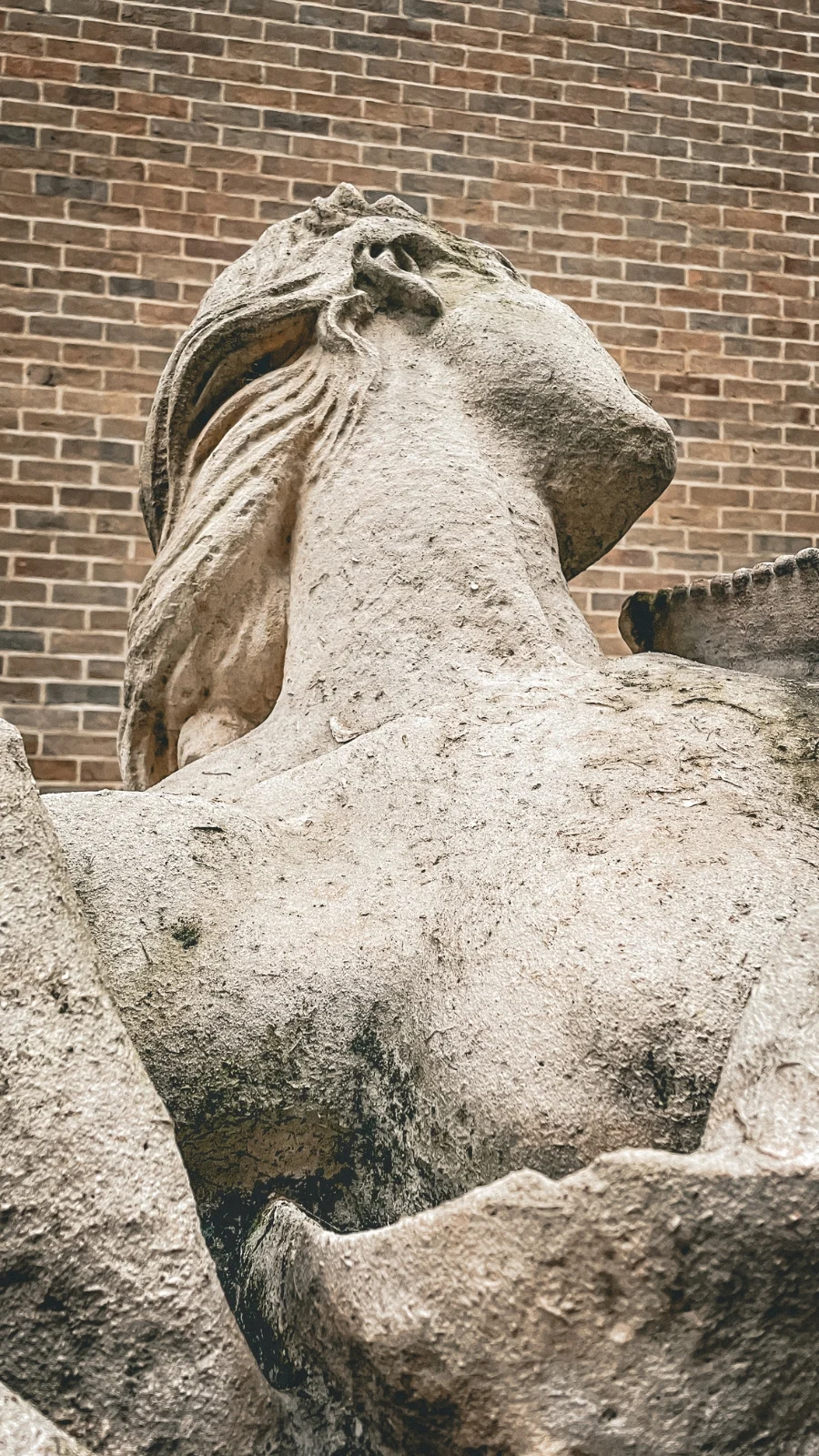 Most Beautiful Ruins in London: Female Statues on Milford Lane, off The Strand