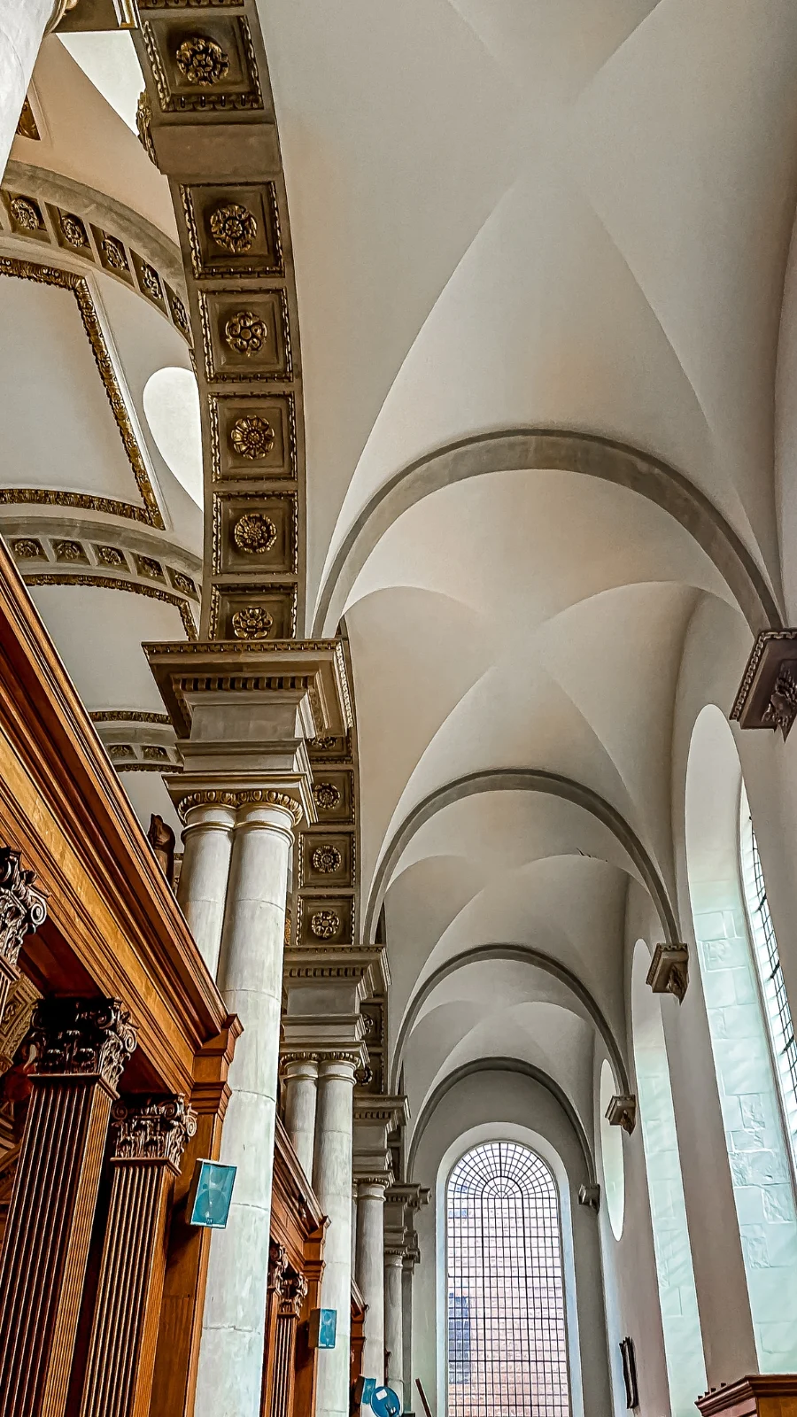 Best Church Ruins in London: St. Bride’s Church Crypt, Fleet Street