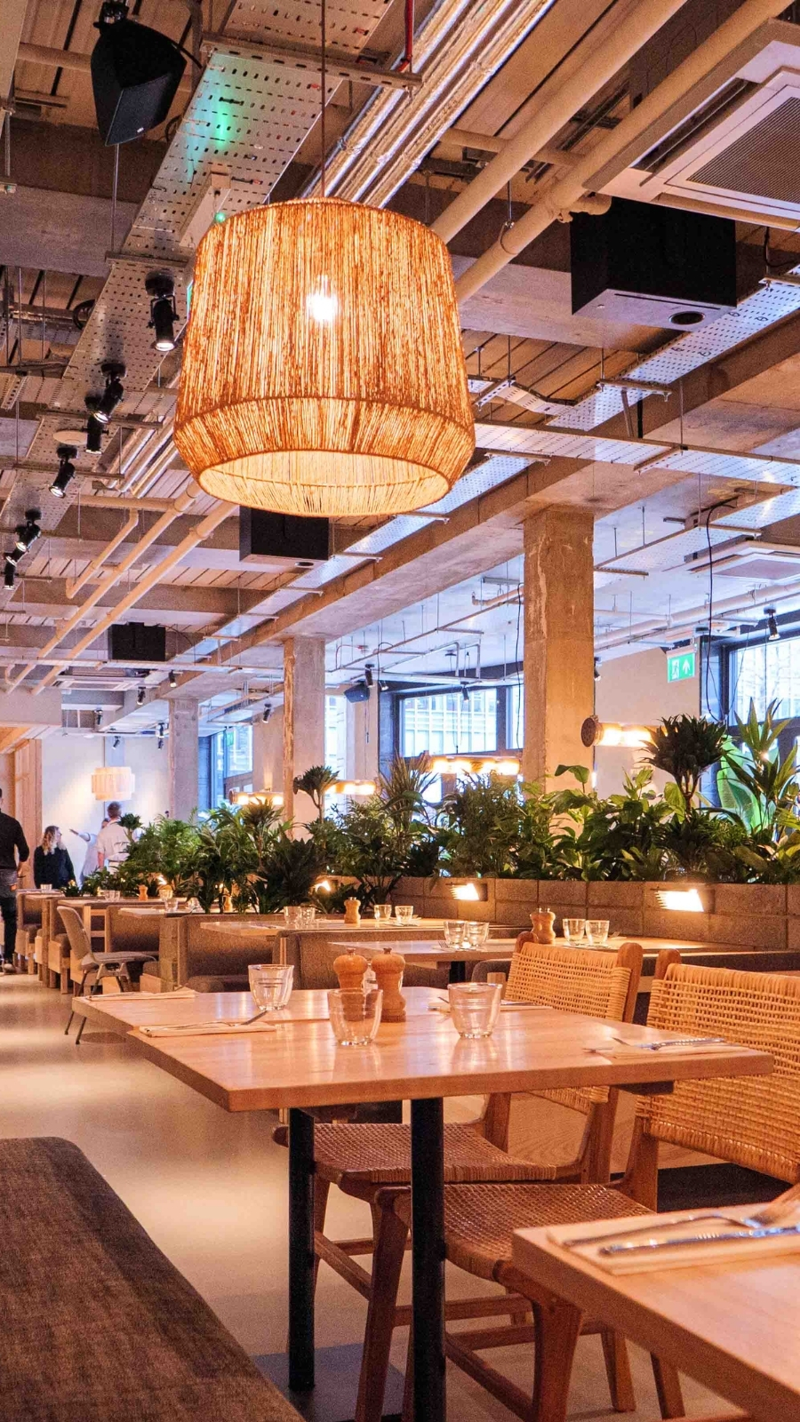 Best Places to Study in Canary Wharf London: Caravan Coffee Roasters