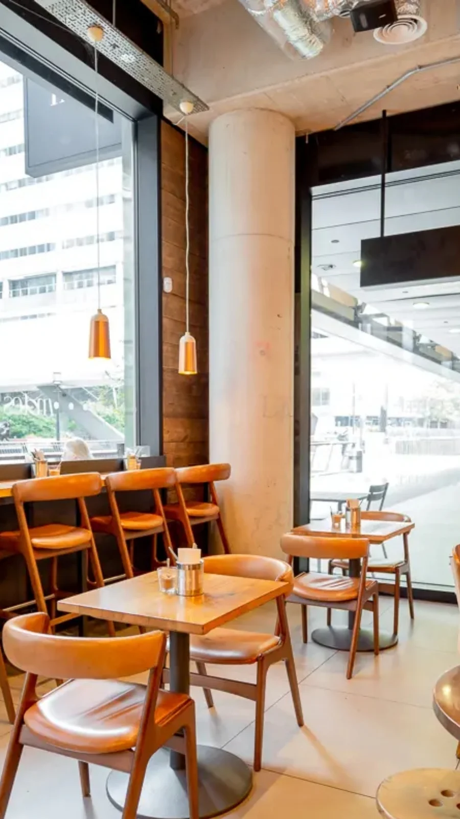 Best Places to Study in Canary Wharf London: Notes Coffee Roasters