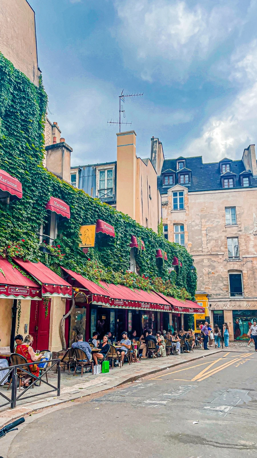 Best Hidden Gems in Le Marais Paris: Rue des Rosiers and the Jewish Quarter