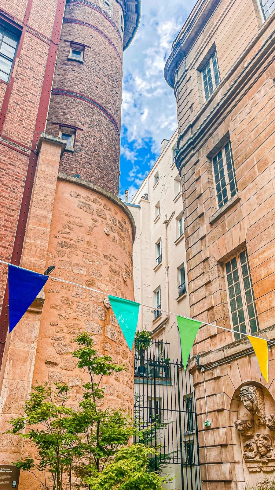 Best Hidden Gems in Le Marais Paris: Le Griffon
