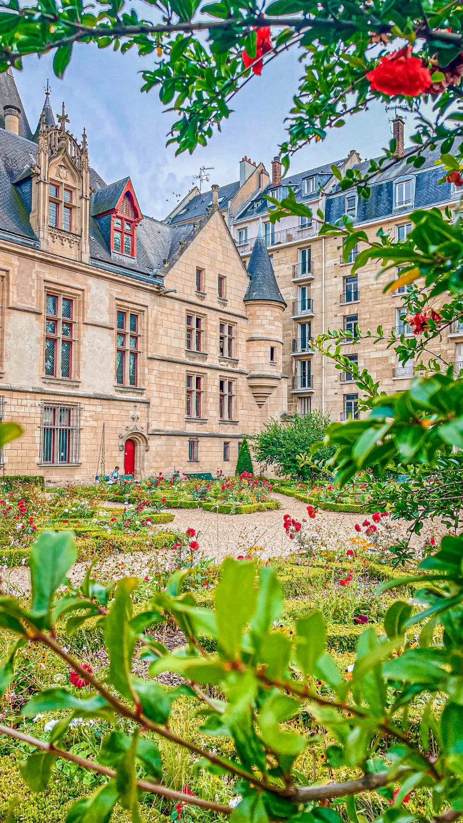 Free Things to Do in Paris: Hôtel de Sens Garden