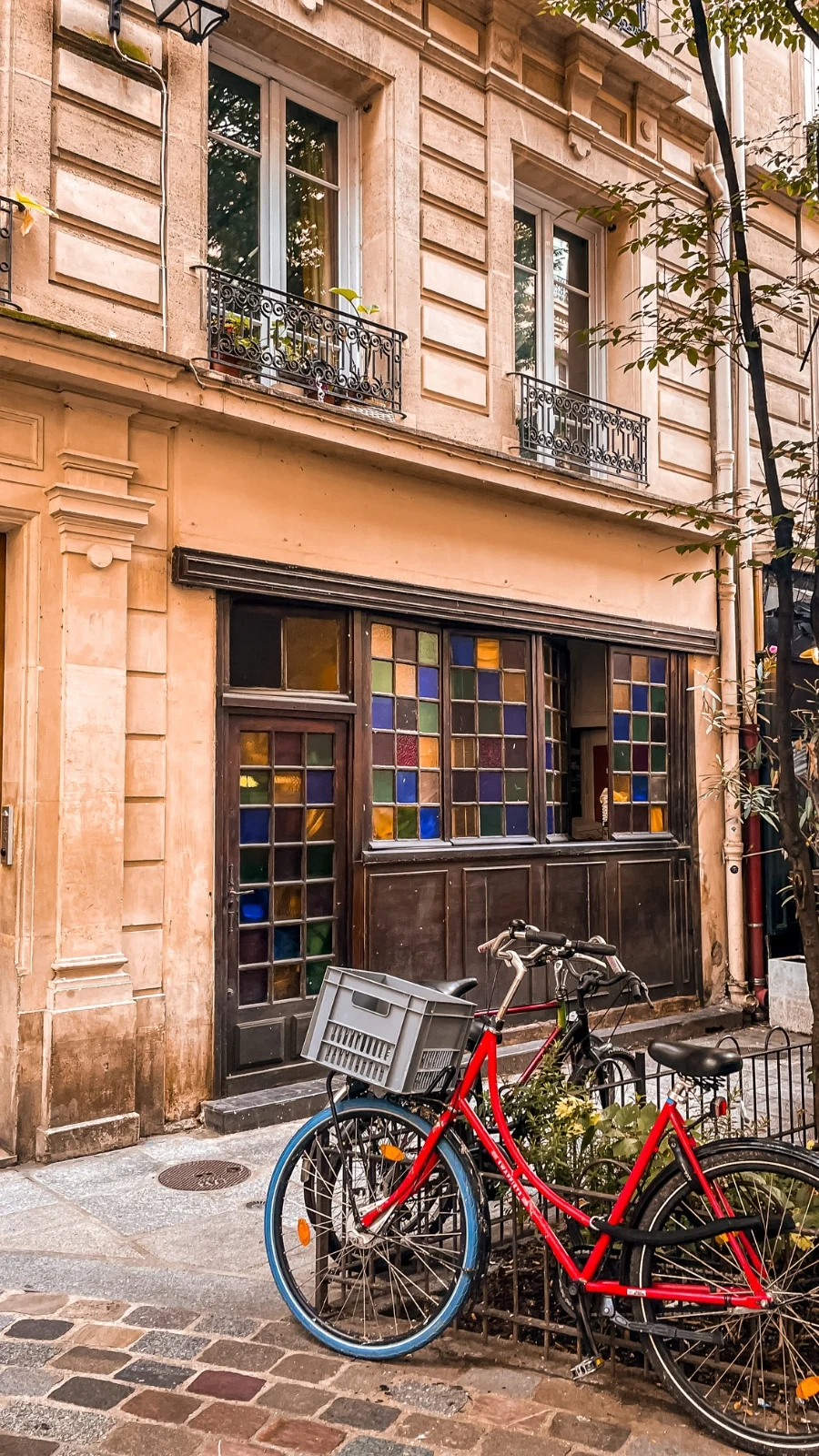 Places to Visit During the Fall in Paris: Rue du Trésor, Le Marais