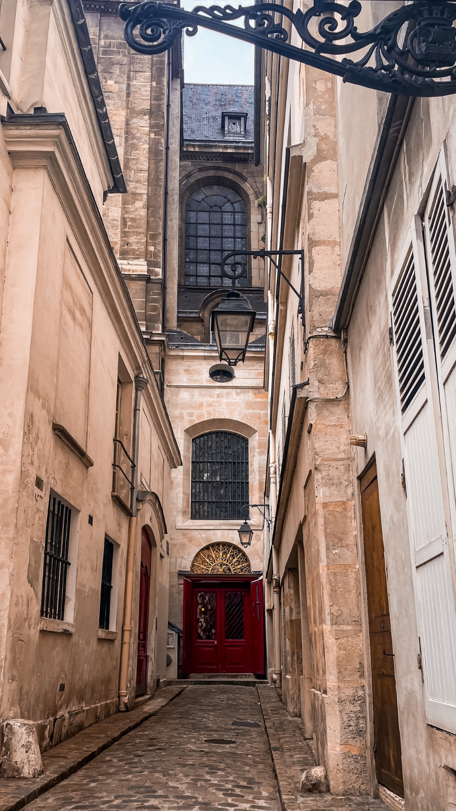 Best Things to Do in the Fall in Paris: Medieval and Historical Streets of Saint-Paul and Le Marais