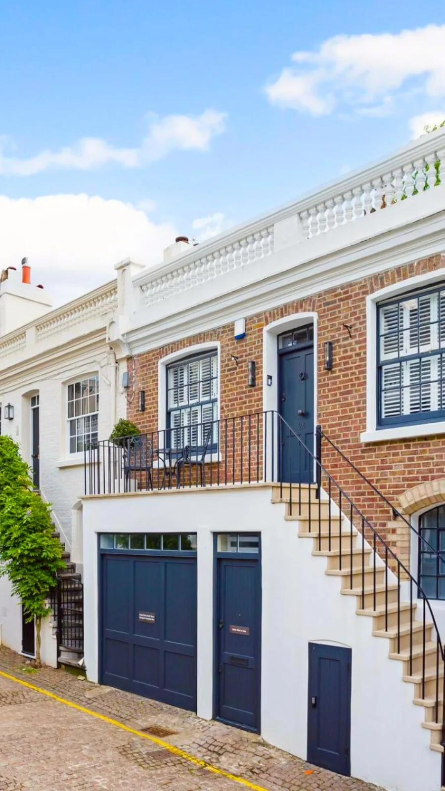 Prettiest Mews in London: Holland Park Mews