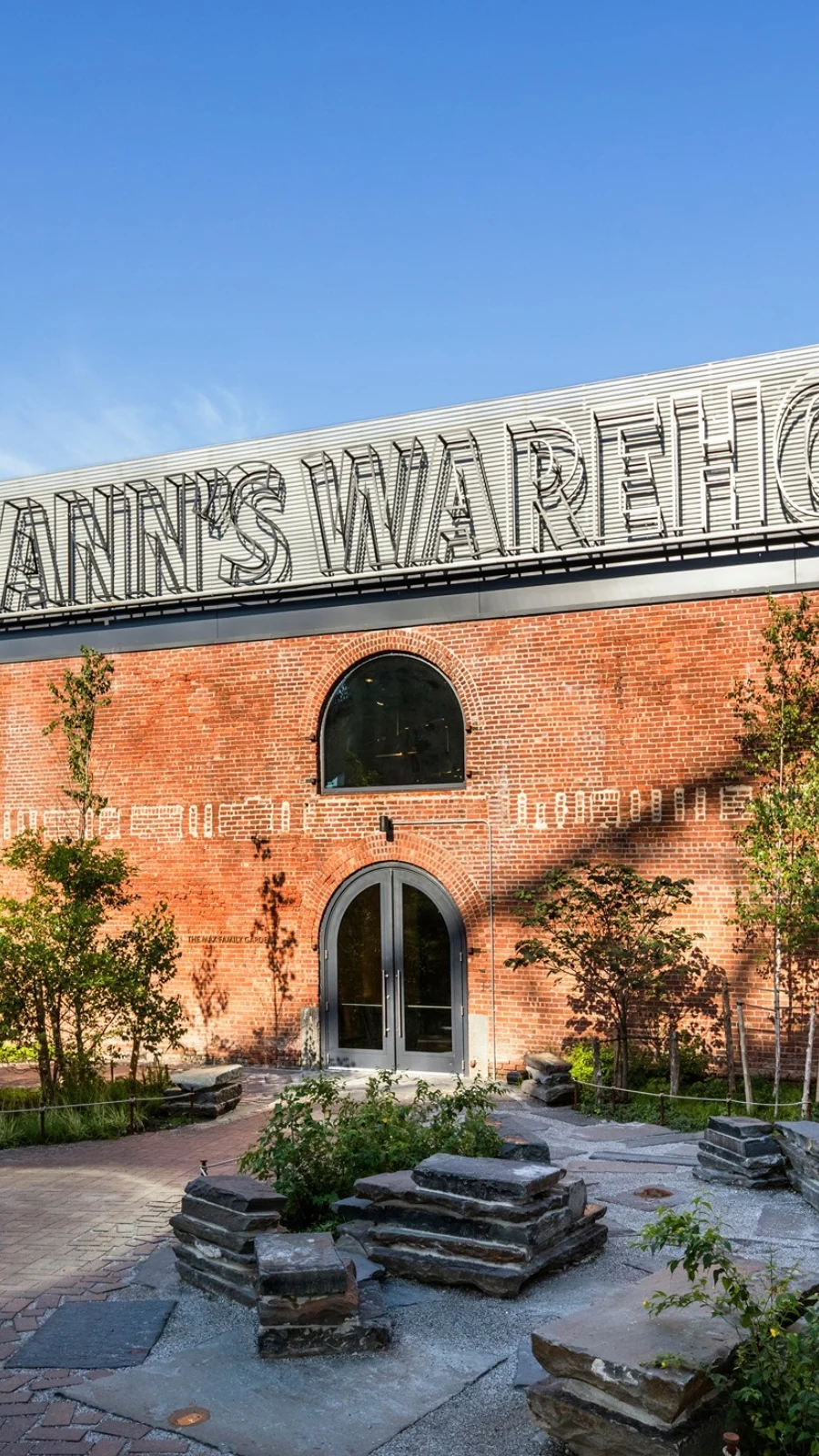 Free Things to Do in Brooklyn NYC: St. Ann&rsquo;s Warehouse