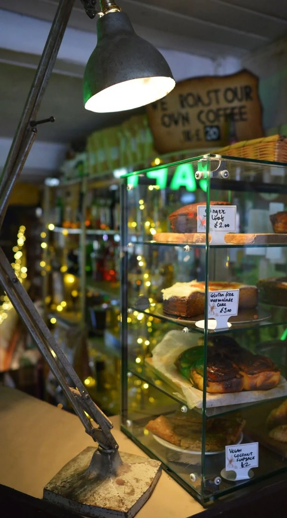 Best 24 Hour Places and Cafes Open Late to Study in London: Scootercaffè