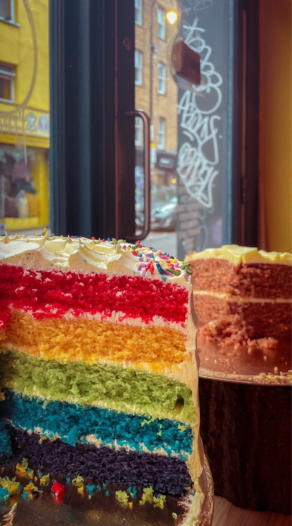 Beautiful Places to Visit in Autumn in London: Rustic Bakeries and Coffee Shops for Cozy Drinks and Cakes