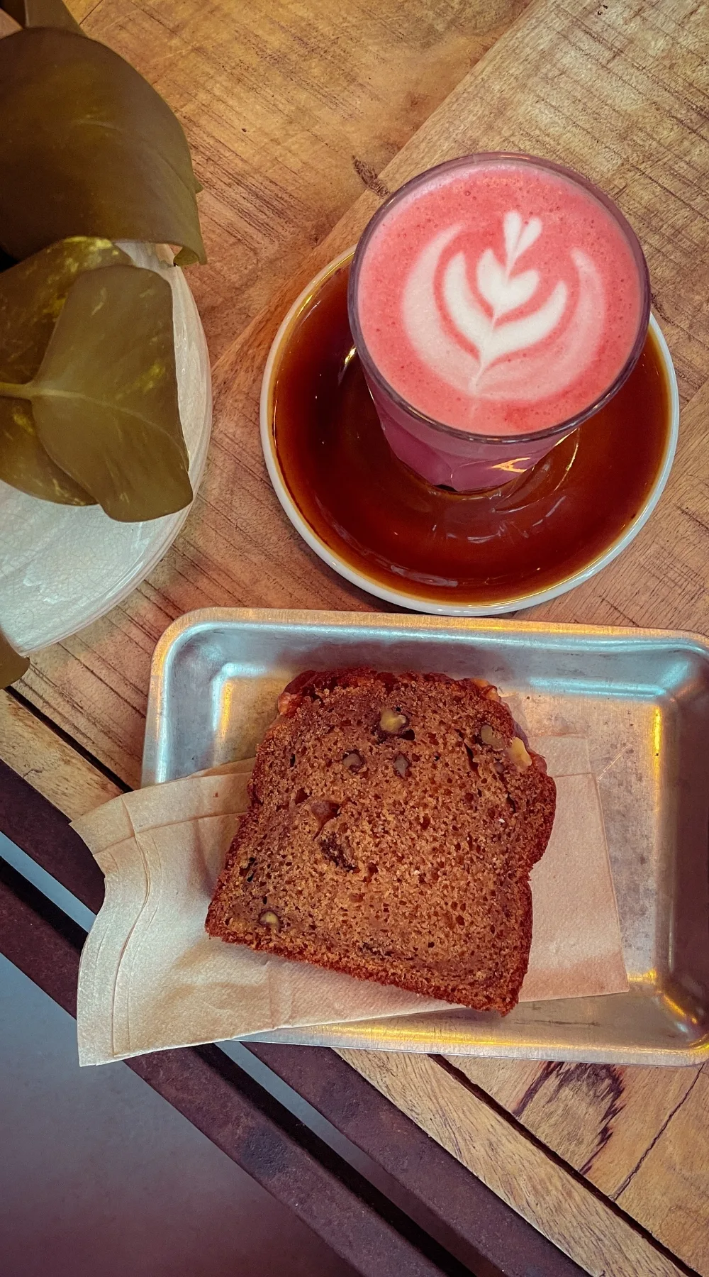 Beautiful Places to Visit in Autumn in London: Rustic Bakeries and Coffee Shops for Cozy Drinks and Cakes