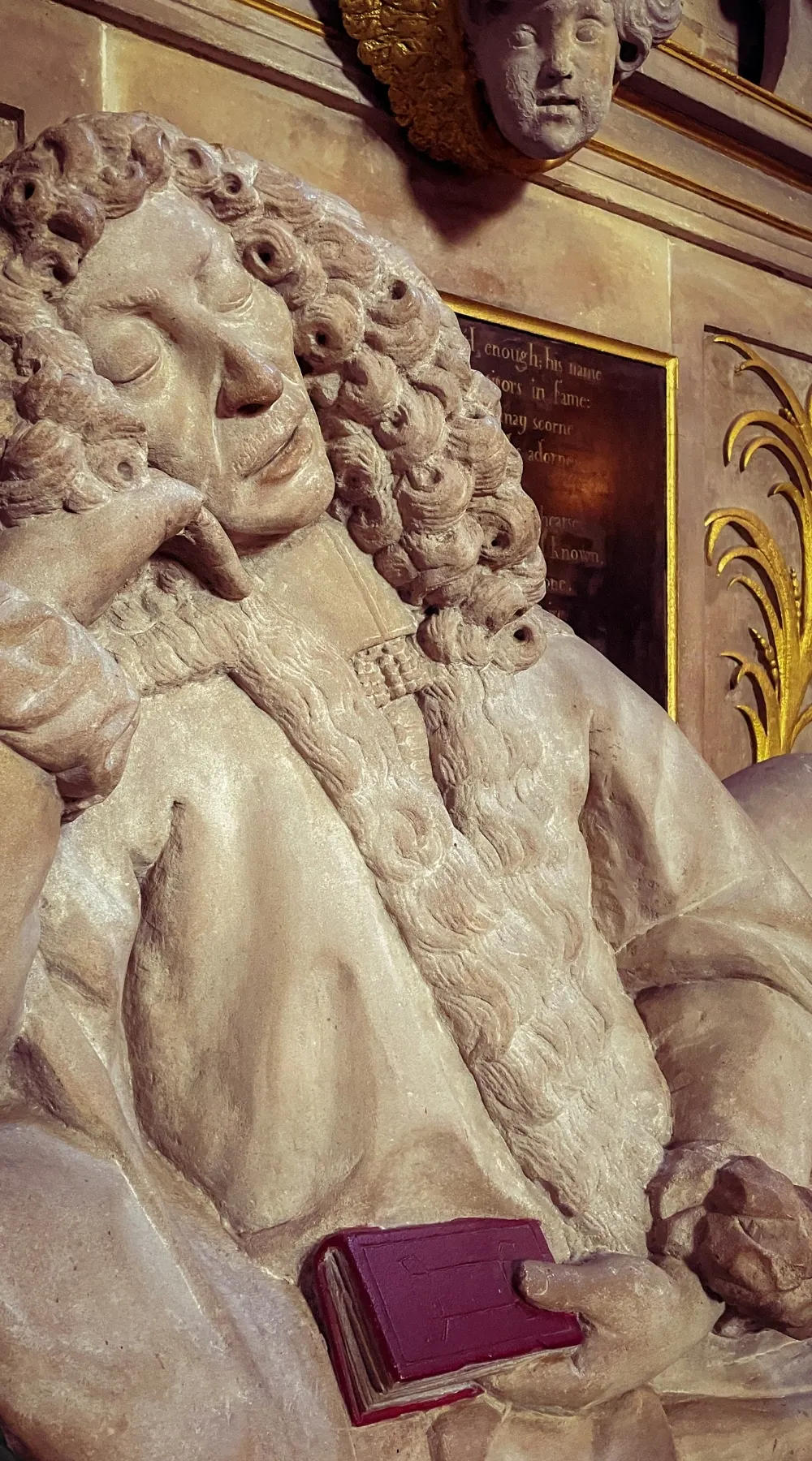 Beautiful Places to Visit in Autumn in London: Discover Shakespeare Sculptures and Other Bookish Locations