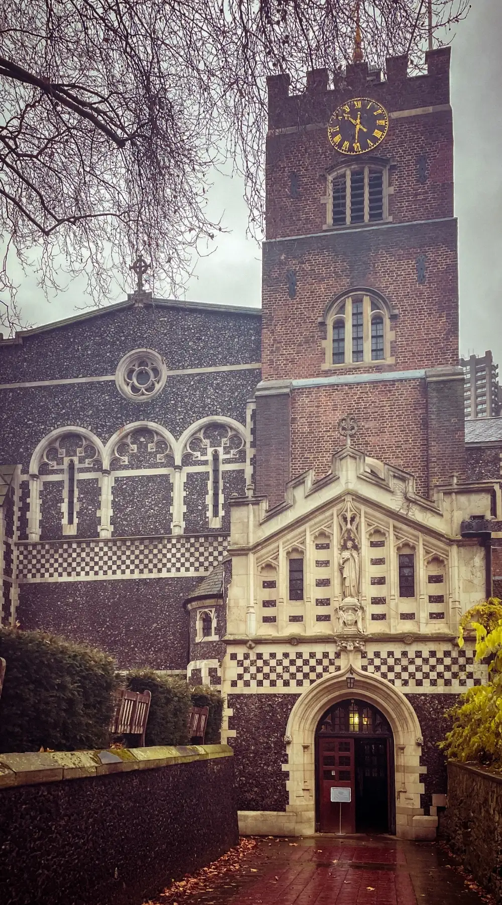 What to Do in Autumn in London: St Bartholomew the Great Church Garden and Cloth Fair