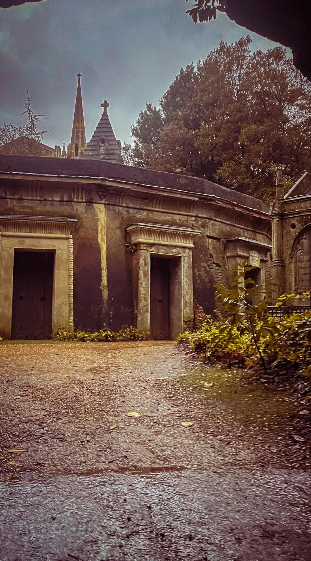Where to See Autumn Colors in London: Highgate Cemetery, North London