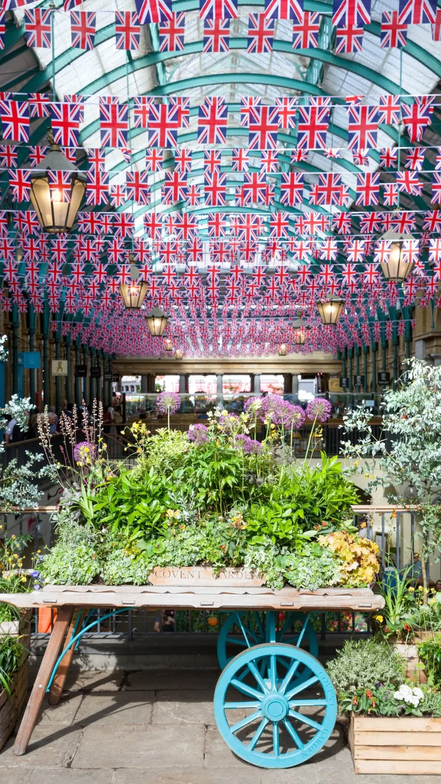 Covent Garden Itinerary Stop 1: Apple Market