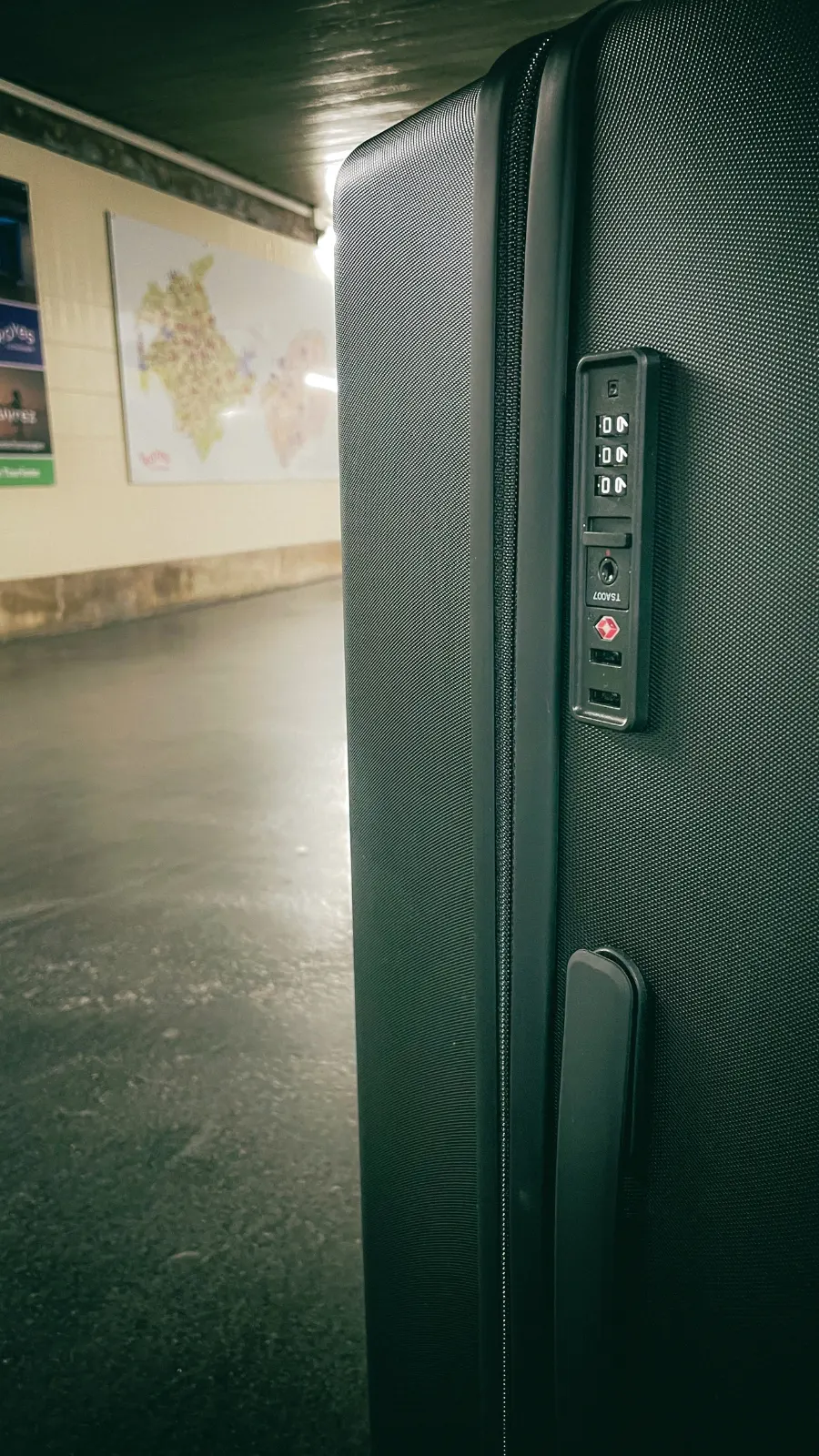 Travel Staples: Level 8 Luminous Large Trunk Luggage 28'' Review