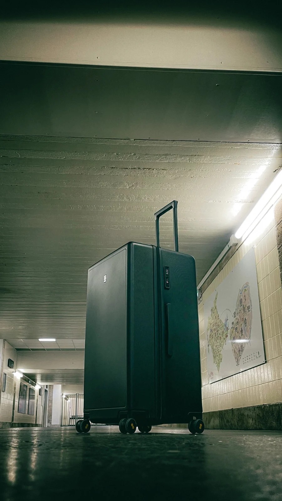 Travel Staples: Level 8 Luminous Large Trunk Luggage 28'' Review