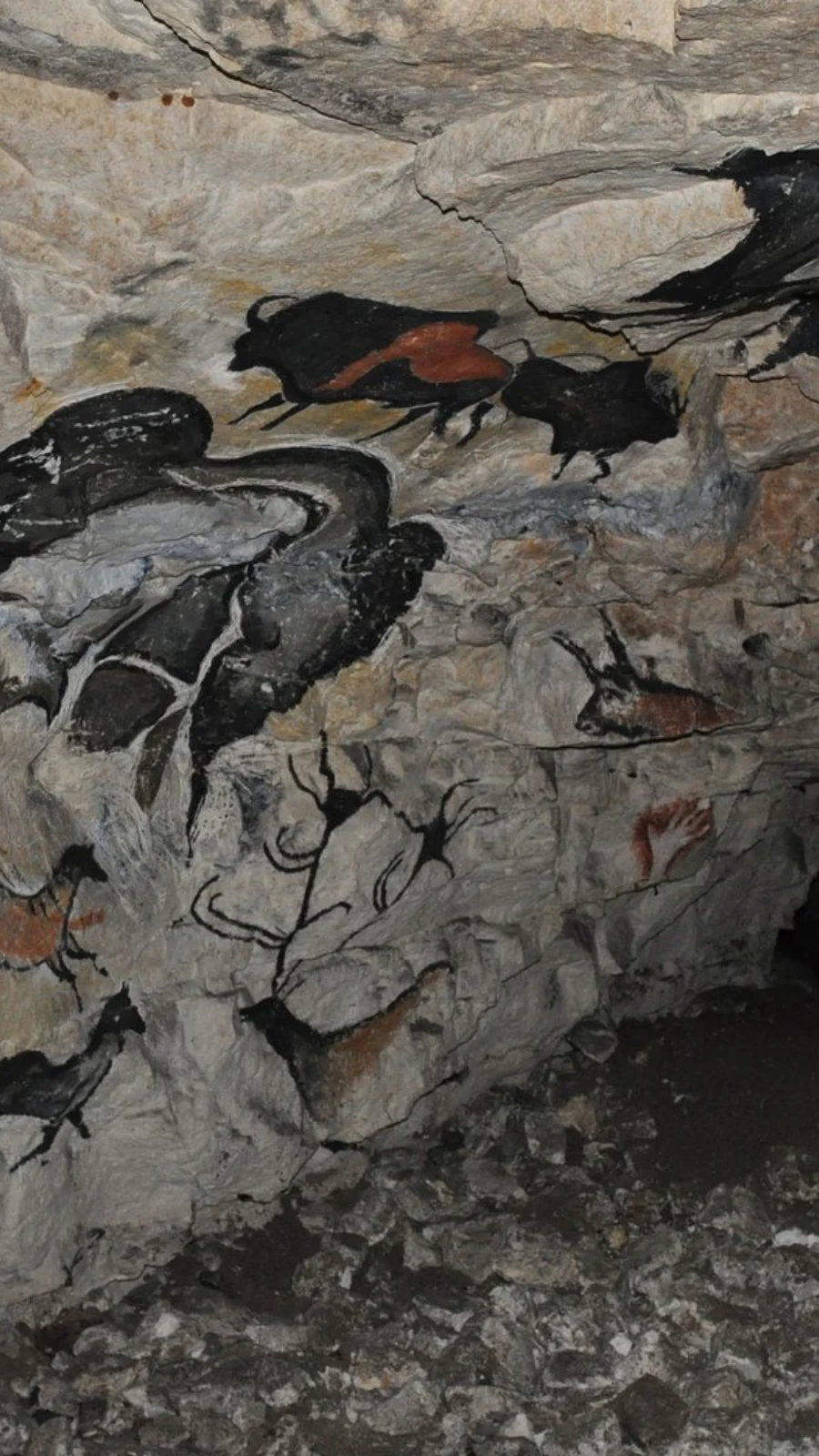 Hidden Peaceful Places Near London: Chislehurst Caves