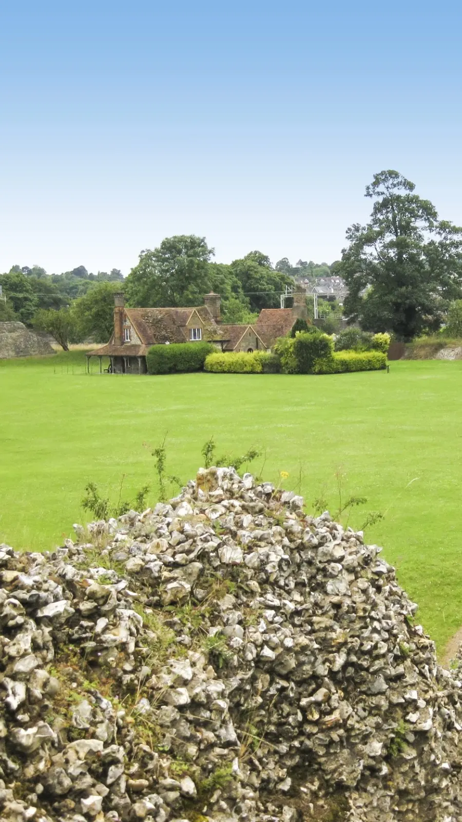 Hidden Peaceful Places Near London: Berkhamsted Castle