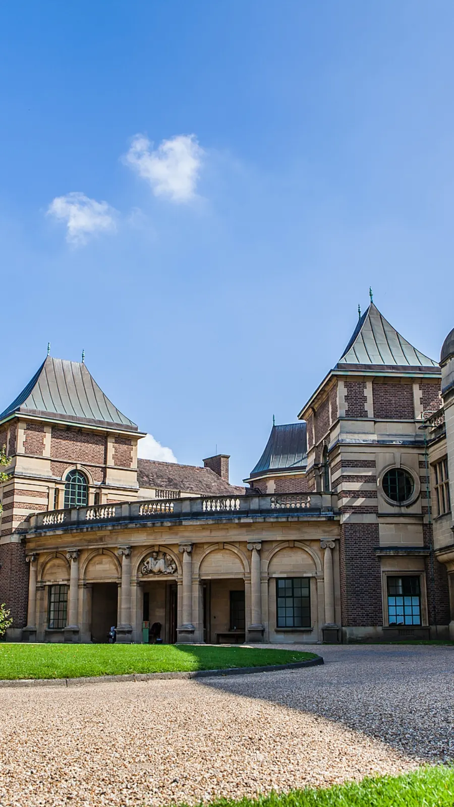 Hidden Peaceful Places Near London: Eltham Palace